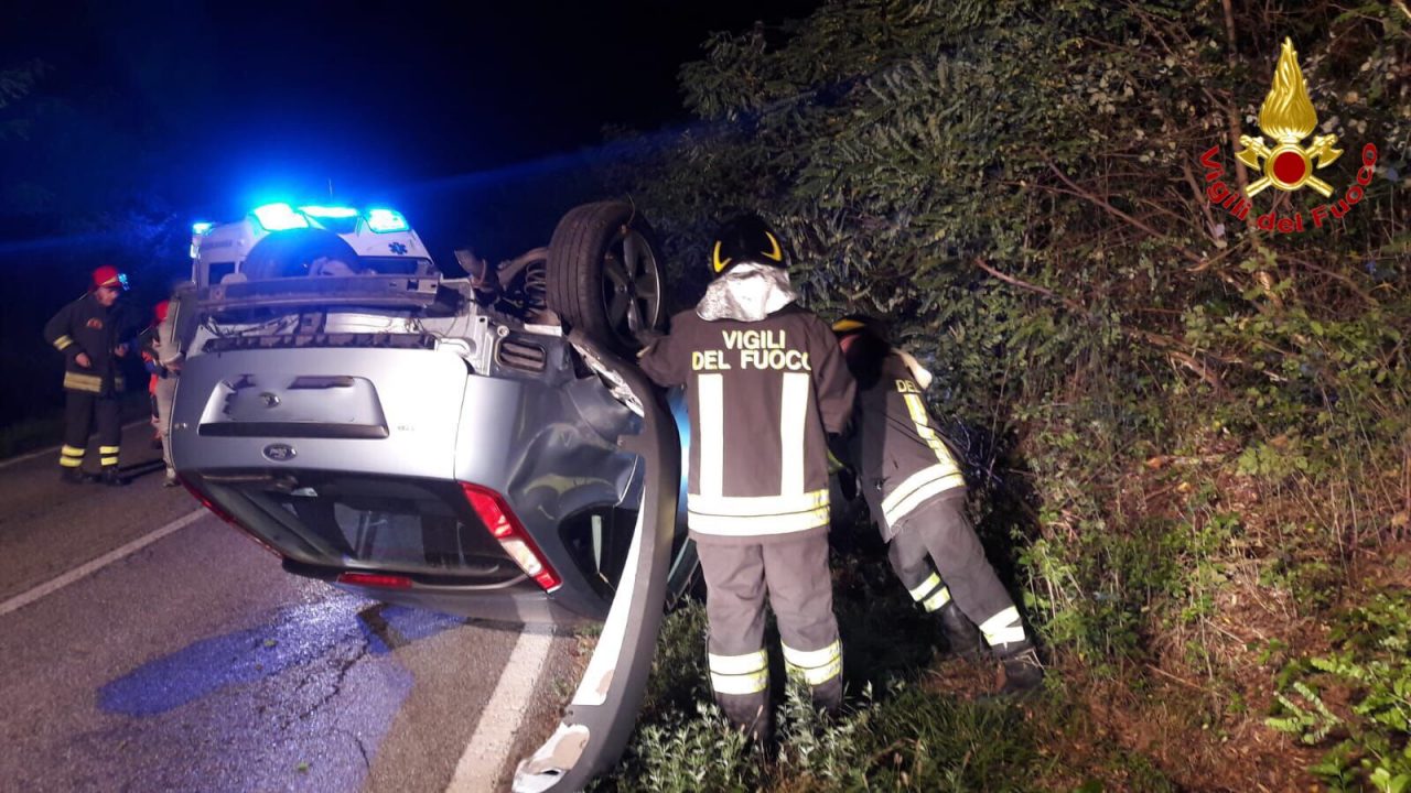 Incidente stradale a Taino FOTO