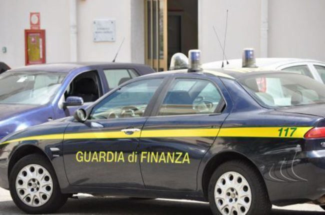 Maxi frode fiscale: sequestrato oltre un milione e mezzo di euro