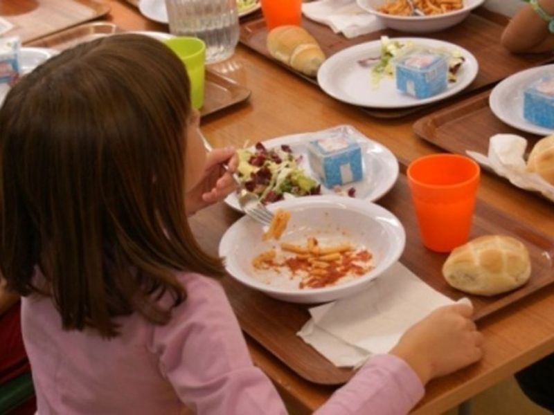 Niente carne di maiale in mensa a scuola. E stavolta non è una fake news