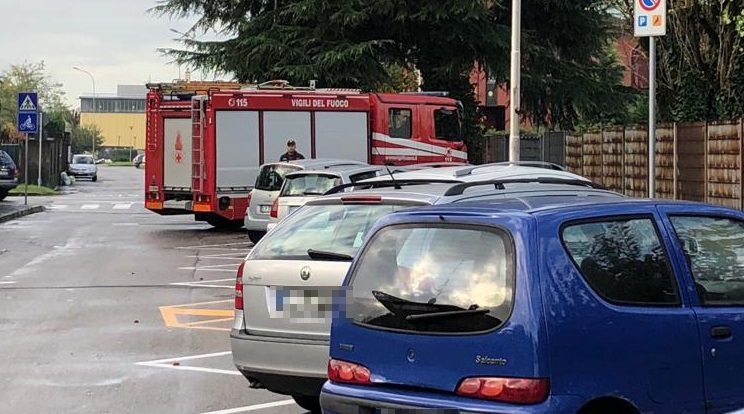 Scuola evacuata a Nerviano, il caso fa discutere