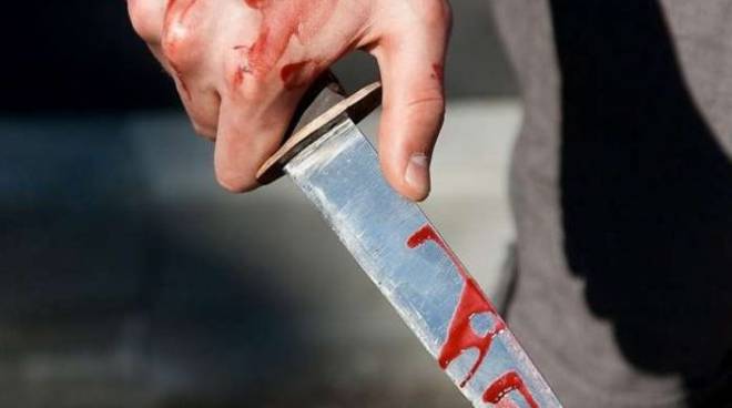 Venegono, accoltellato in stazione dopo un litigio