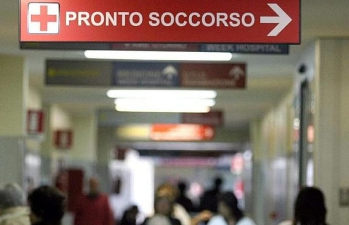 Attesa troppo lunga in Pronto Soccorso, i parenti aggrediscono l’operatore del triage