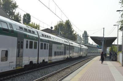 Minaccia di gettarsi sui binari, interrotta la circolazione dei treni