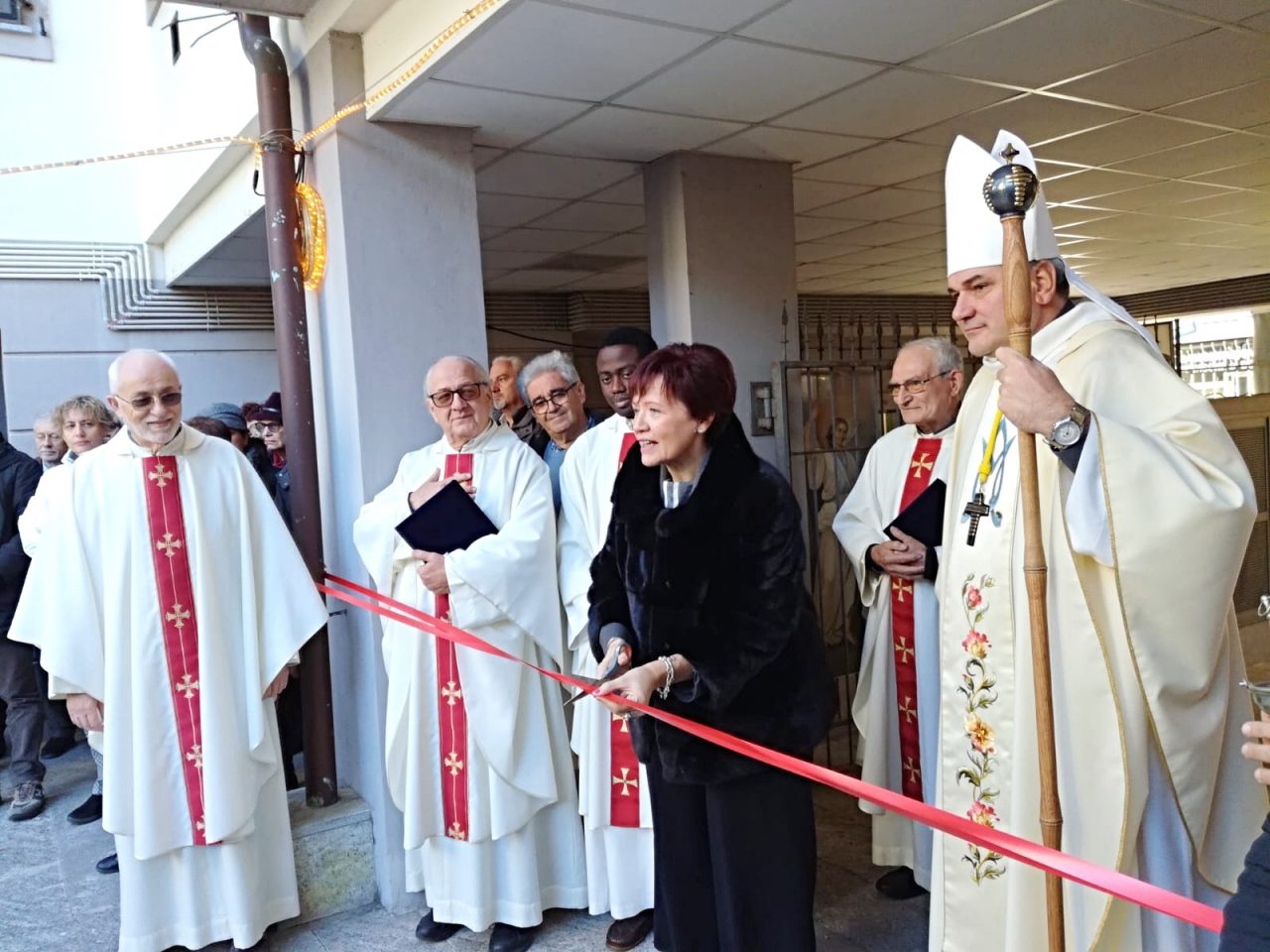 Santa Messa e inaugurazione mostra dei presepi a Saronno FOTO