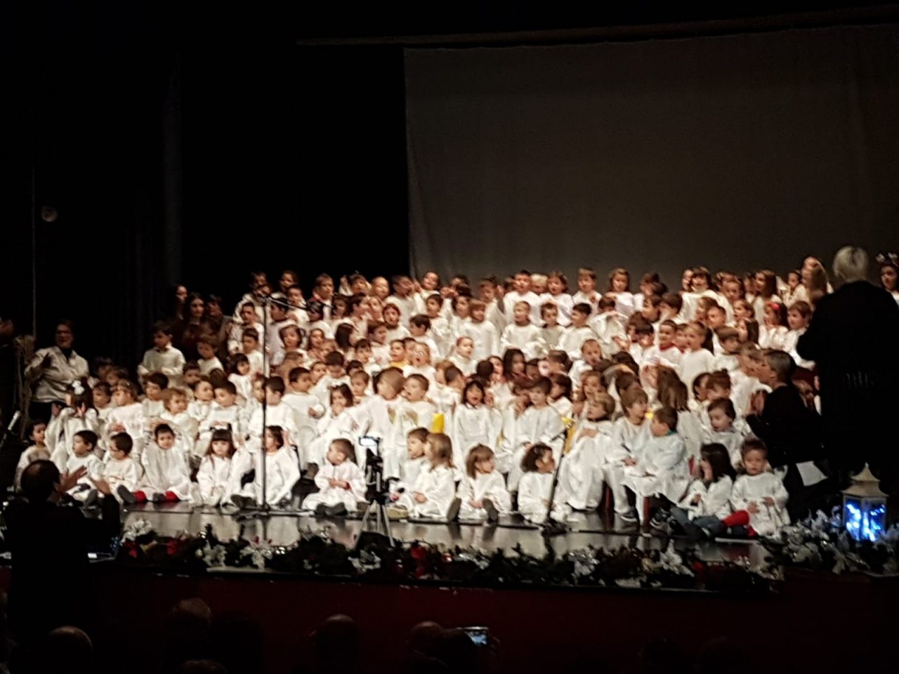 Natale all’asilo Busti fra concerto e presepe LE FOTO