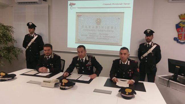 Violenza sessuale su una 16enne a Saronno, le immagini delle telecamere VIDEO