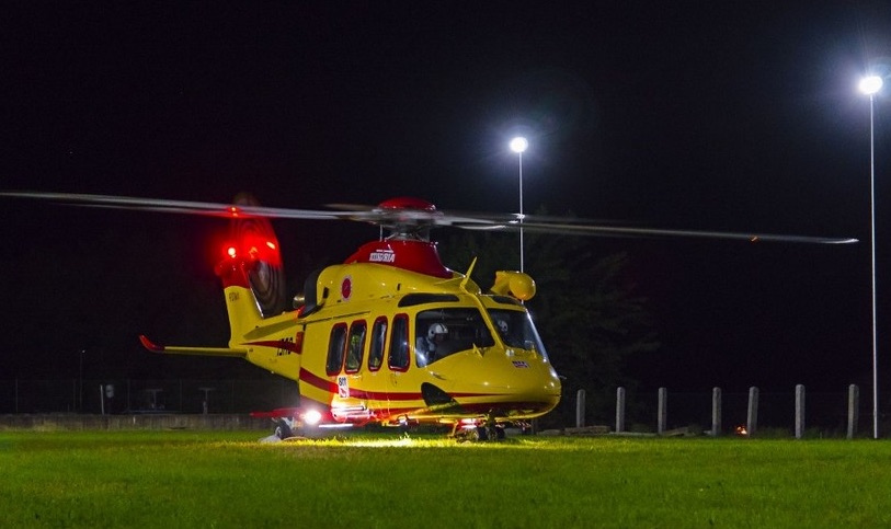 Doppio ribaltamento, doppio elisoccorso nella notte