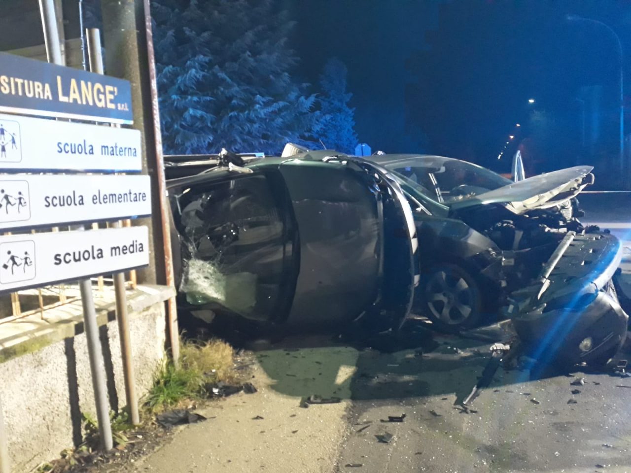 Incidente stradale a Robecchetto: un’auto si ribalta