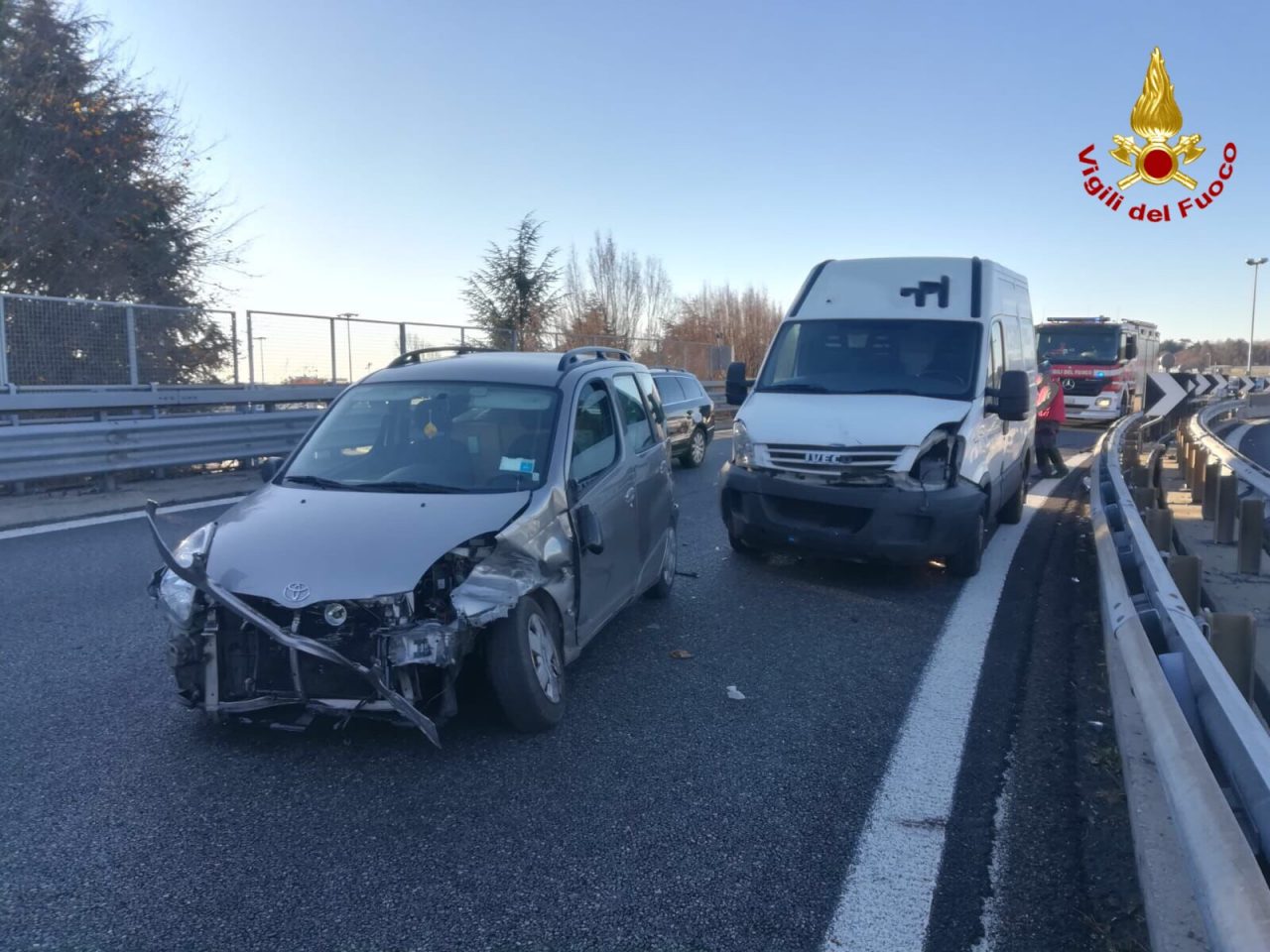 Scontro auto furgone, tra i feriti anche una bambina di un anno