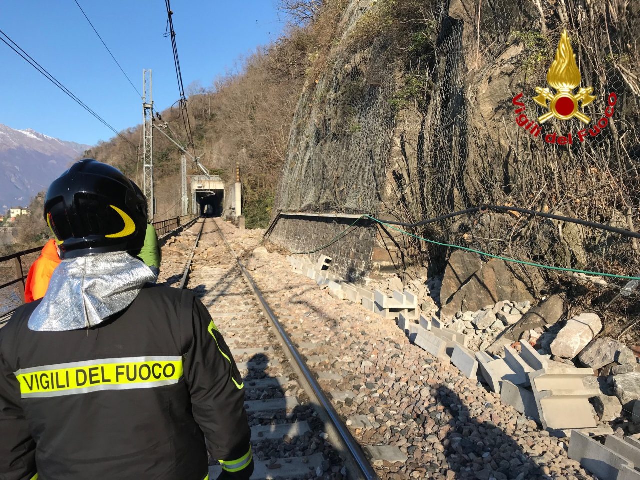 Frana a Maccagno: riaperta la Statale 394 VIDEO e FOTO