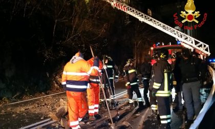 Strada chiusa per frana, colpito treno merci VIDEO e FOTO