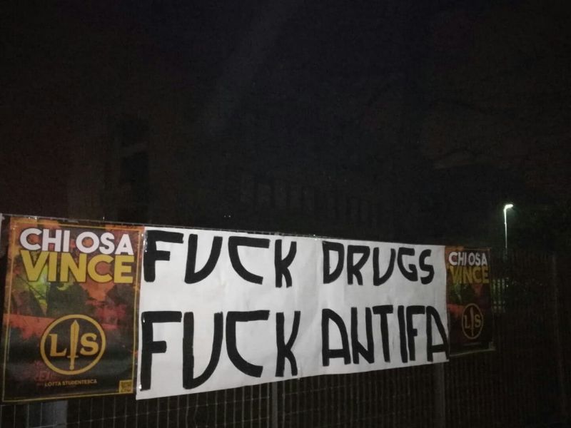 Lotta studentesca a Busto Arsizio: “Fuck drugs, Fuck antifà”