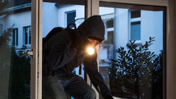 Ladra da una vita: sequestrate dalla Polizia case, box e conti correnti
