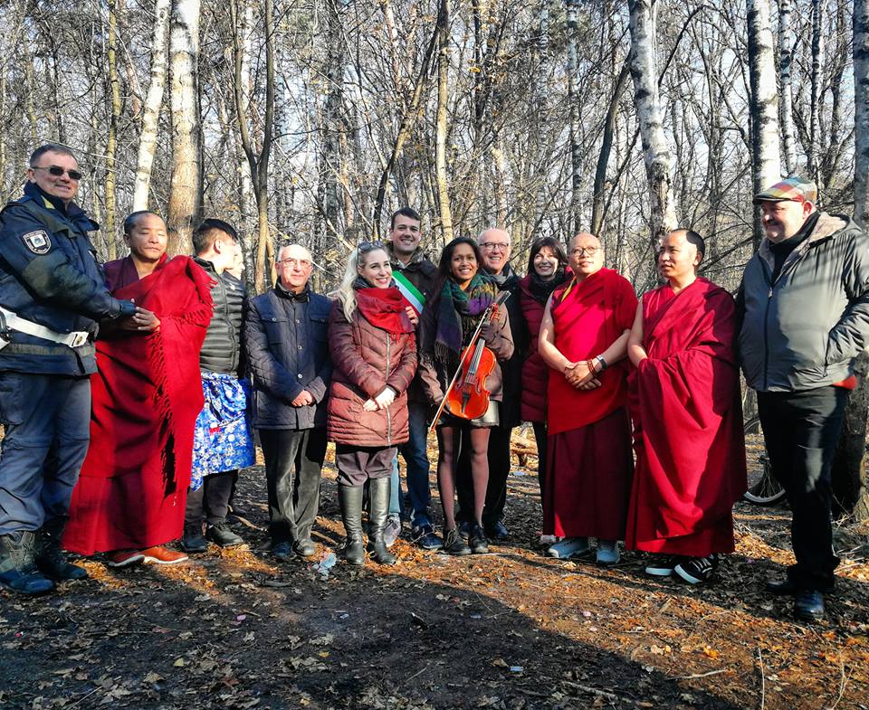 Monaci tibetani contro gli spacciatori