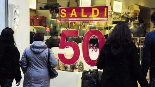 Acquisti di Natale, in provincia di Varese un bilancio “agrodolce”