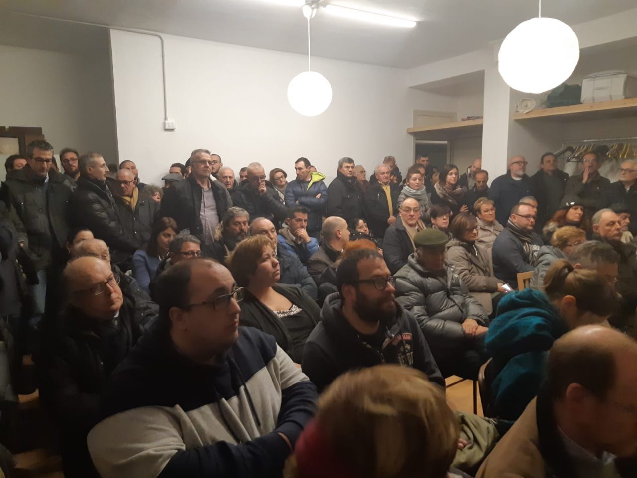 Discarica Cerro: cittadini e sindaci pronti a bloccare i camion