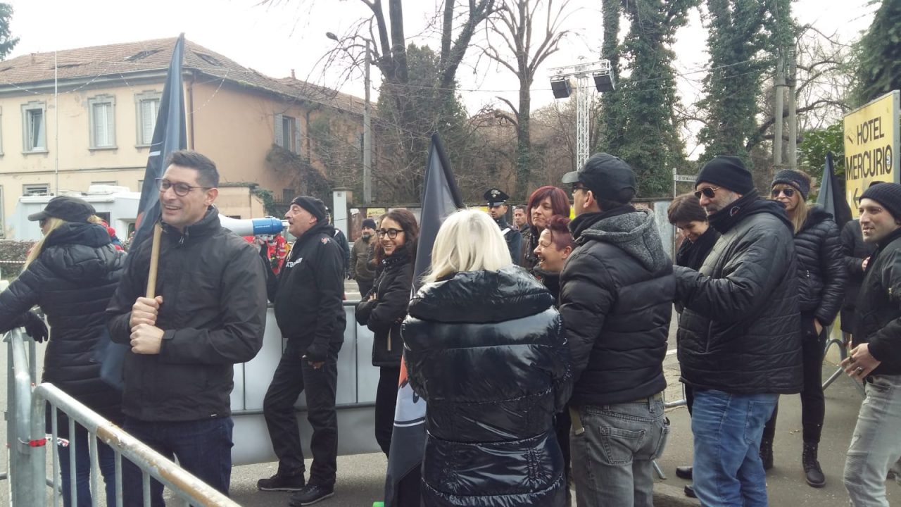 Sagra Sant’Antonio, tensione con gli animalisti a Saronno VIDEO