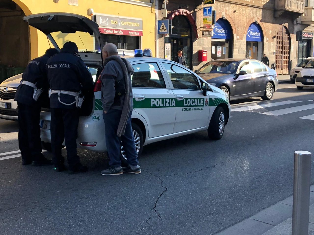 Pedone investito sul Sempione