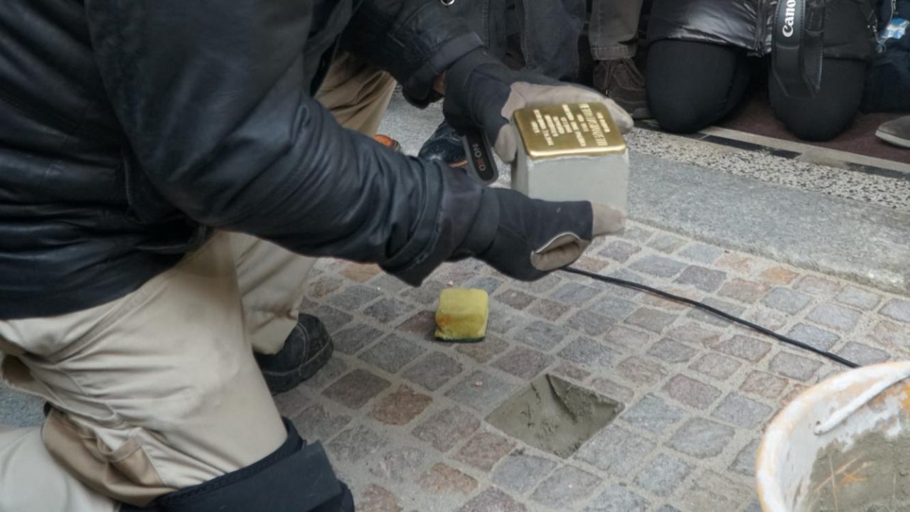 Pietra d’inciampo a Saronno: assente l’Amministrazione