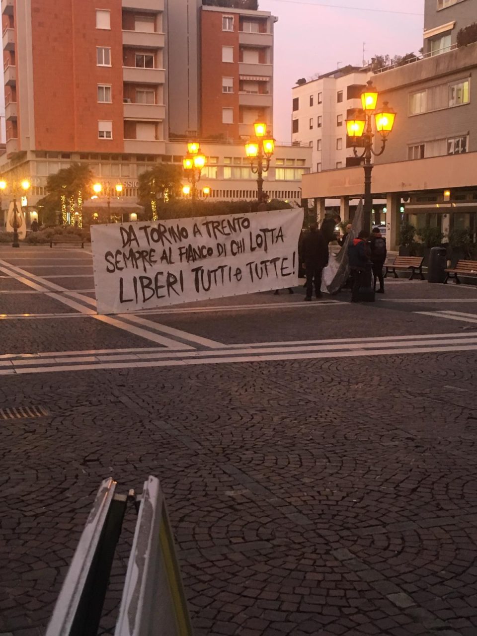 Telos nuovamente in piazza a Saronno FOTO e VIDEO