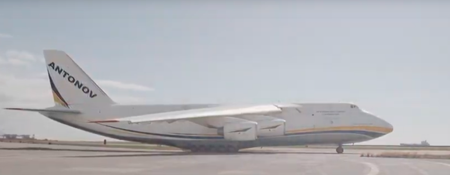 Il più grande aereo cargo al mondo atterra a Malpensa VIDEO