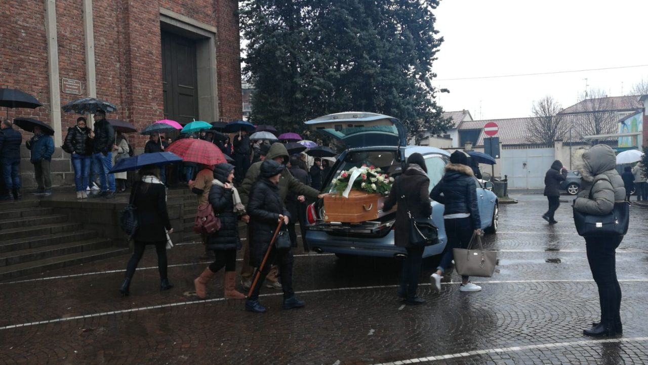 Ultimo saluto a Claudio, morto due mesi dopo un terribile incidente FOTO e VIDEO