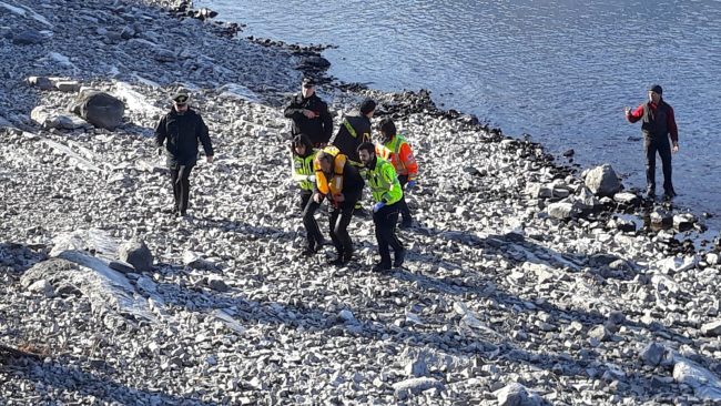 Ammaraggio d’emergenza, aereo ultraleggero si inabissa nel lago FOTO