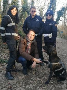 Ceriano, prima uscita alla stazione dello spaccio con l’agente a quattro zampe Shane