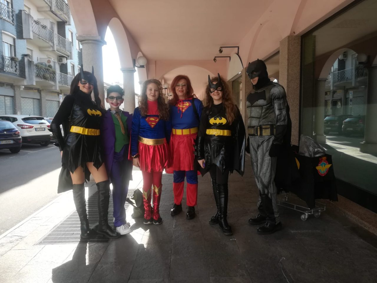 Carnevale cardioprotetto, “Supereroi” pronti a salvare vite col defibrillatore FOTO