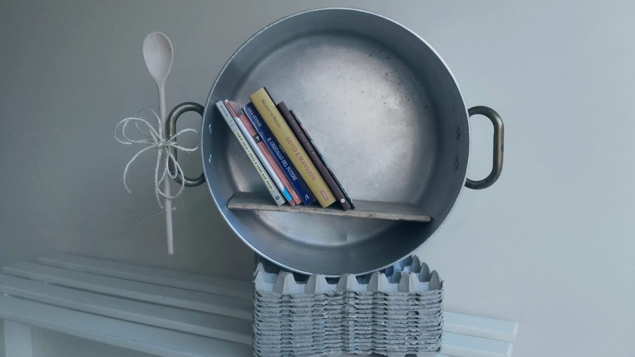 “Book crossing”, nei negozi ora spuntano anche i libri FOTO