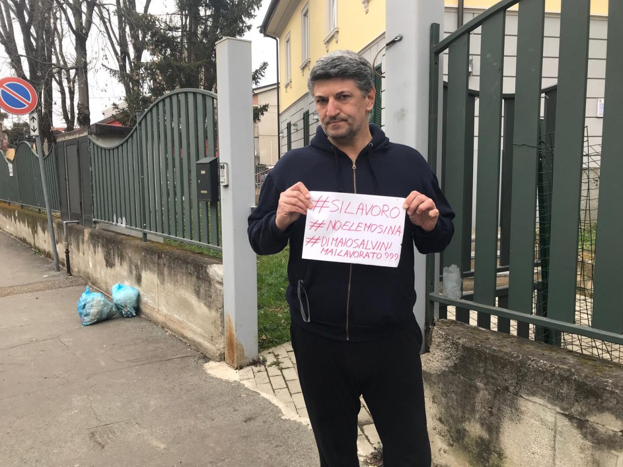 Reddito di cittadinanza: proteste a Saronno con l’ex candidato sindaco VIDEO