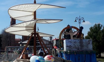 Carnevale a Tradate, migliaia in maschera con Leonardo da Vinci LE FOTO