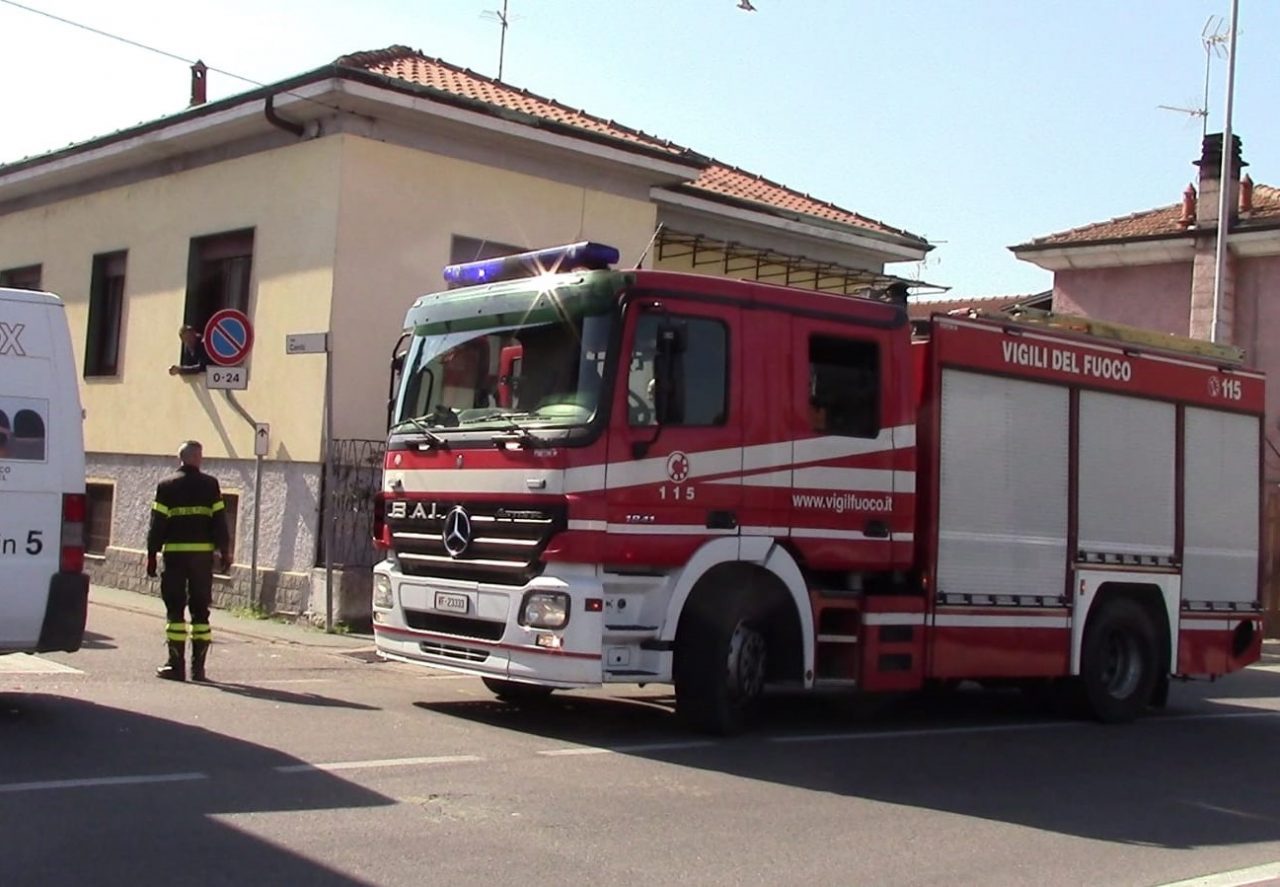 Scontro tra auto e furgone a Parabiago – LE FOTO