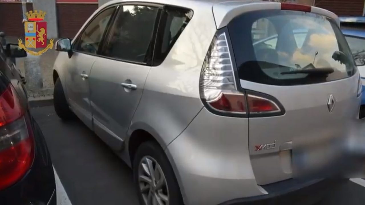 Auto imbottita di droga parcheggiata in centro a Dairago