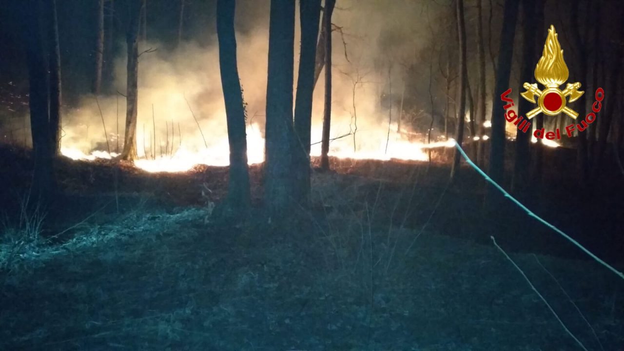 Vento forte, oltre cento interventi per tetti scoperchiati, incendi e tagli pianta FOTO