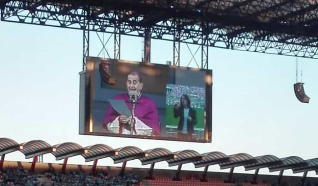 Ieri l’arcivescovo Delpini ha incontrato a San Siro i cresimandi
