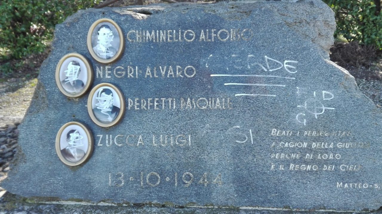 Sfregiato il monumento dedicato ai partigiani trucidati a Robecchetto