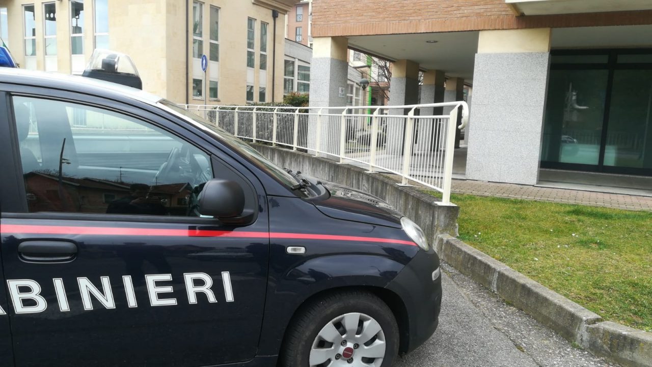 Rapina in banca,  tre malviventi in azione