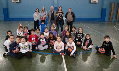 Pallavolo nelle scuole grazie agli Artigiani del Borgo e alla Vomien