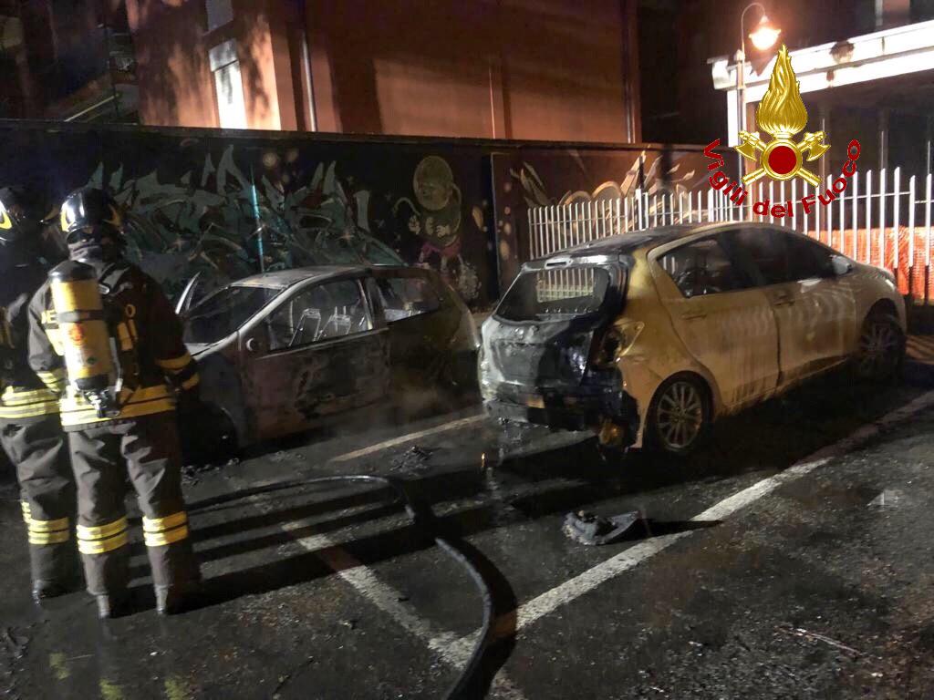 Due auto in fiamme a Nerviano FOTO