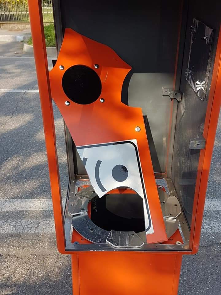 Autovelox distrutto nella notte – LE FOTO