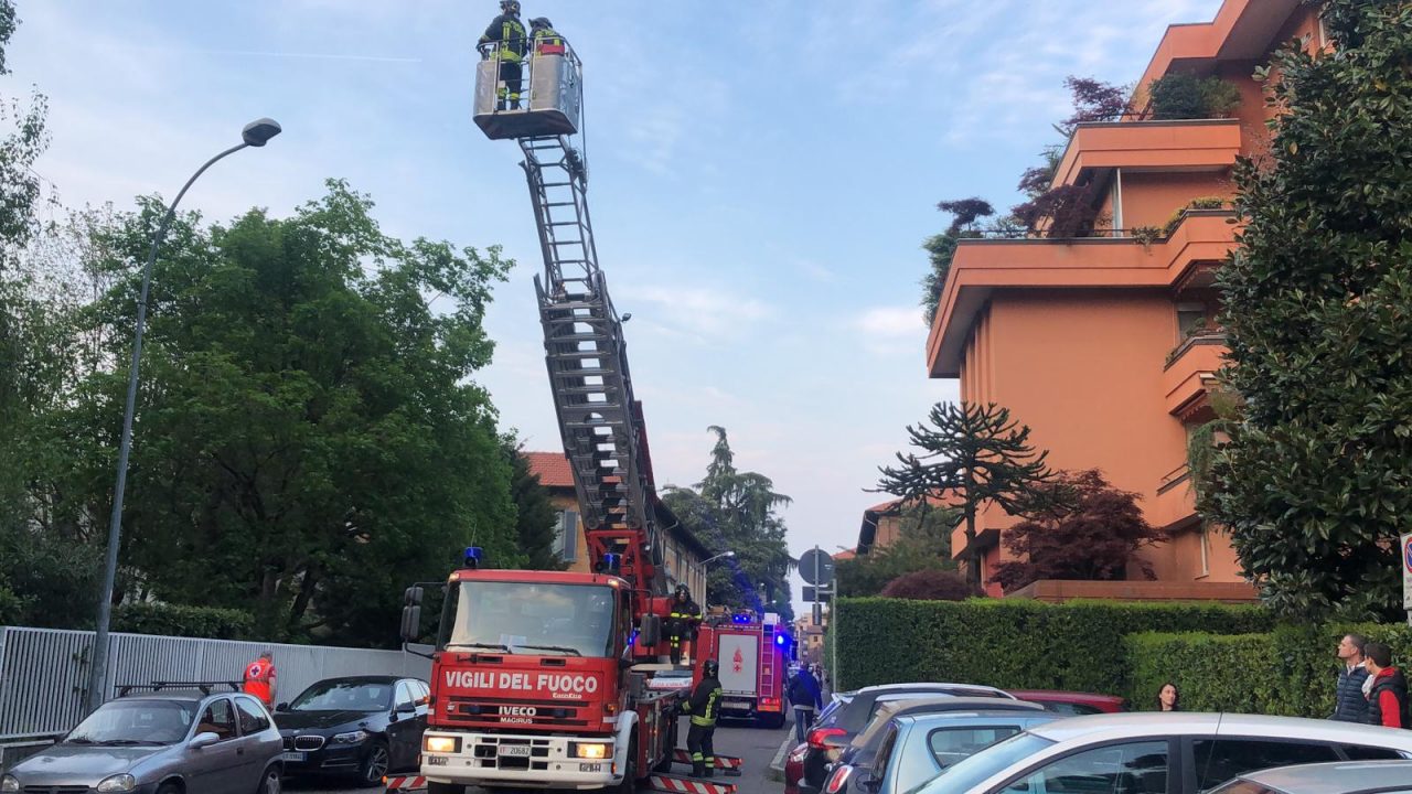 Anziano scivola e cade in casa: soccorso dai pompieri FOTO e VIDEO