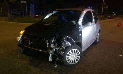 Incidente tra due automobili a Fagnano Olona FOTO