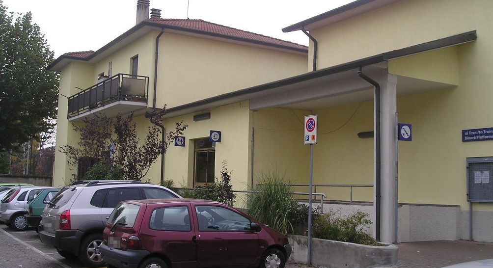 Circolo Leccisi in stazione, la maggioranza si oppone: “Una vergogna”