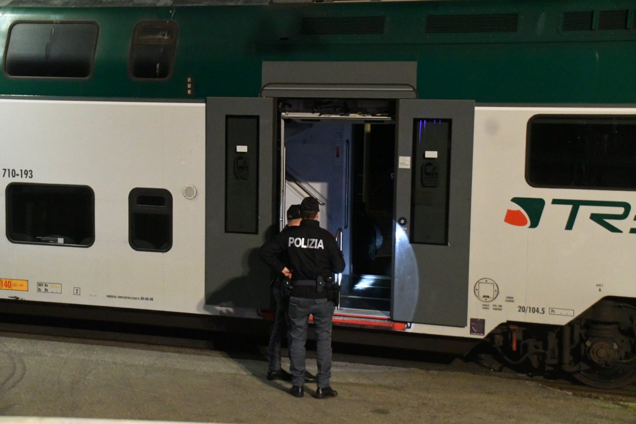 Rissa in stazione a Gallarate, dieci minori denunciati