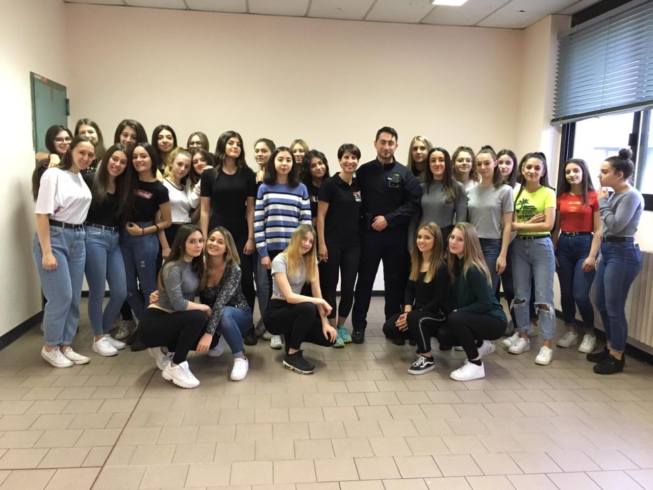 Lezione antiaggressione al Torno con Polizia locale e Albatros – LE FOTO