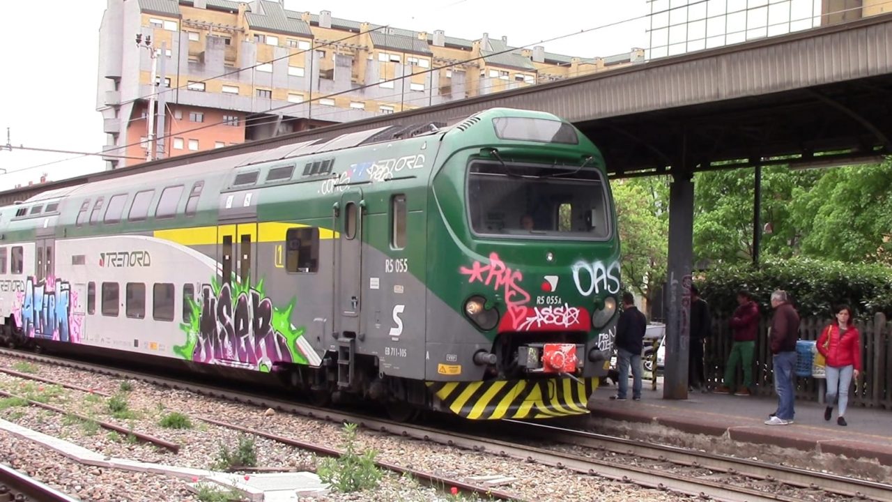 Treni imbrattati, perquisite le case di tre writers varesotti