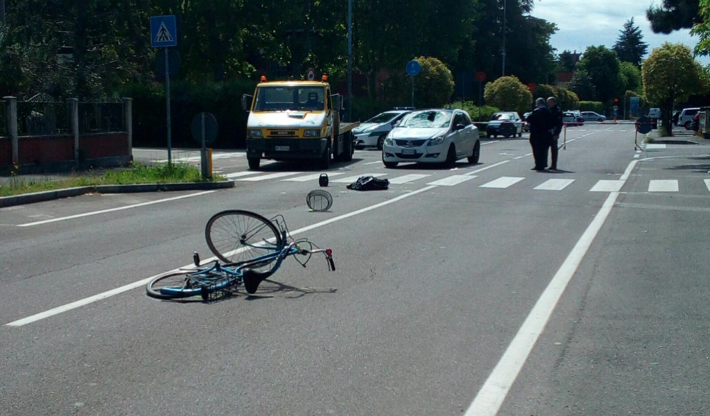 Investito ciclista a Villa Cortese: è grave FOTO