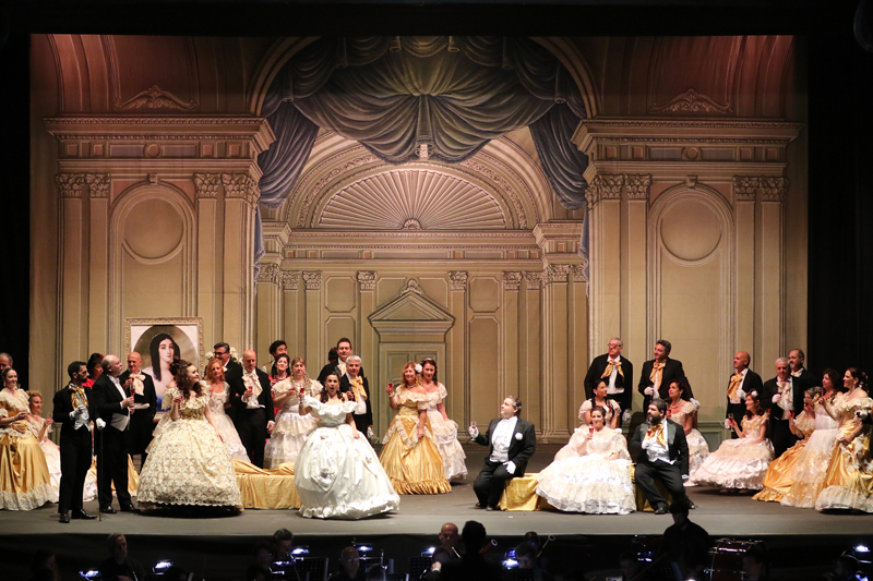 La Traviata approda al Paccagnini di Castano