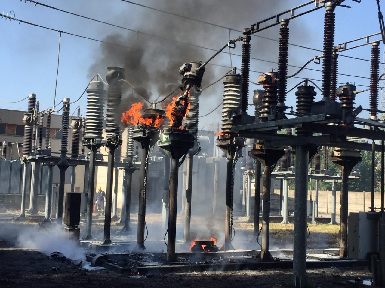 Incendio all’acciaieria Riva di Caronno Pertusella FOTO